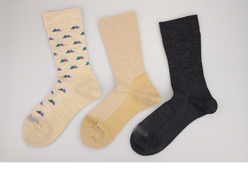 How to clean woolen socks?