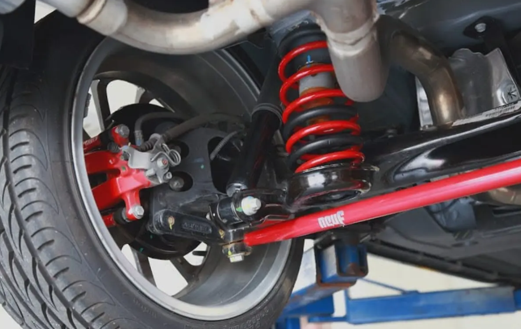 How to judge the front shock absorber of the car is broken?