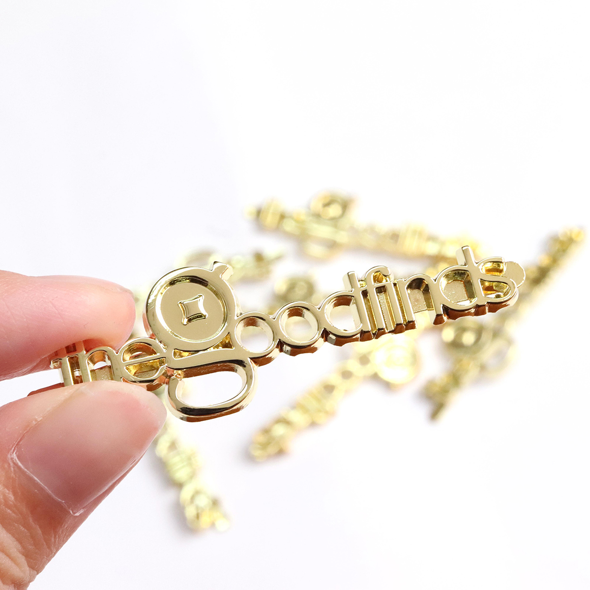 Custom Zinc Alloy Garment Labels Adding Style and Durability to Your